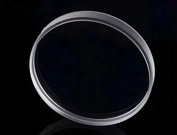 Тестирование диска из ПММА в камере для испытаний ксенона: 1000 часов солнечного света в лаборатории